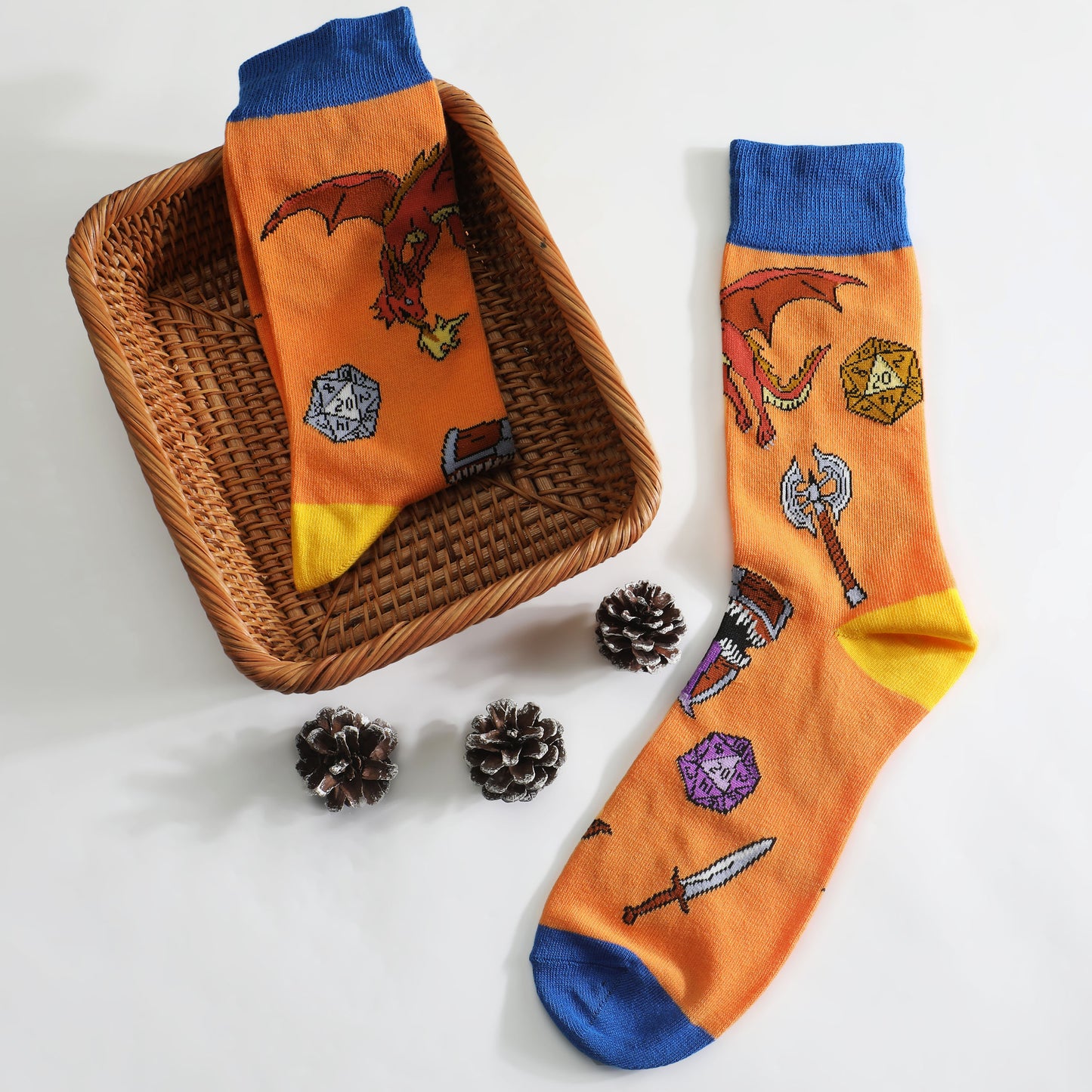 2 Pairs of Dungeons and Dragons DND Crew Socks Blue and Orange US Size 8 - 12 (EU 41-45)