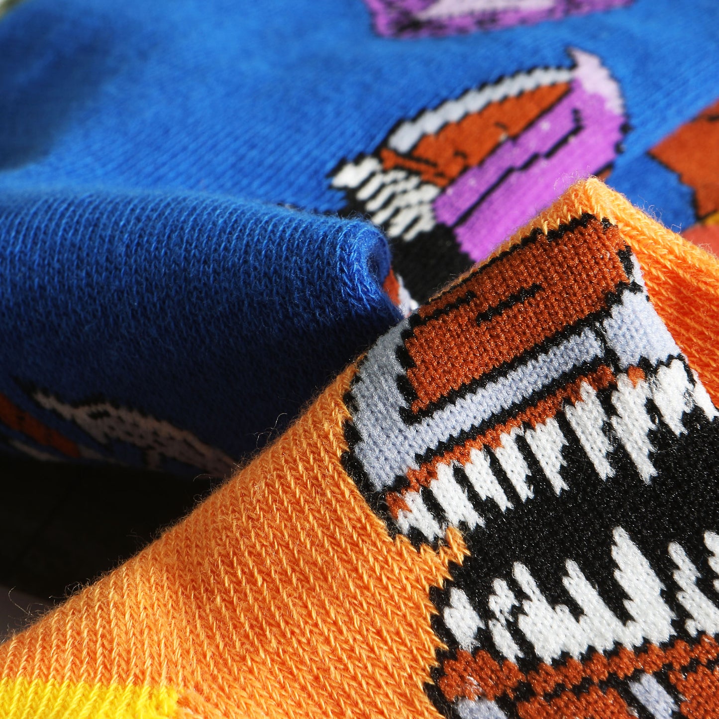 2 Pairs of Dungeons and Dragons DND Crew Socks Blue and Orange US Size 8 - 12 (EU 41-45)