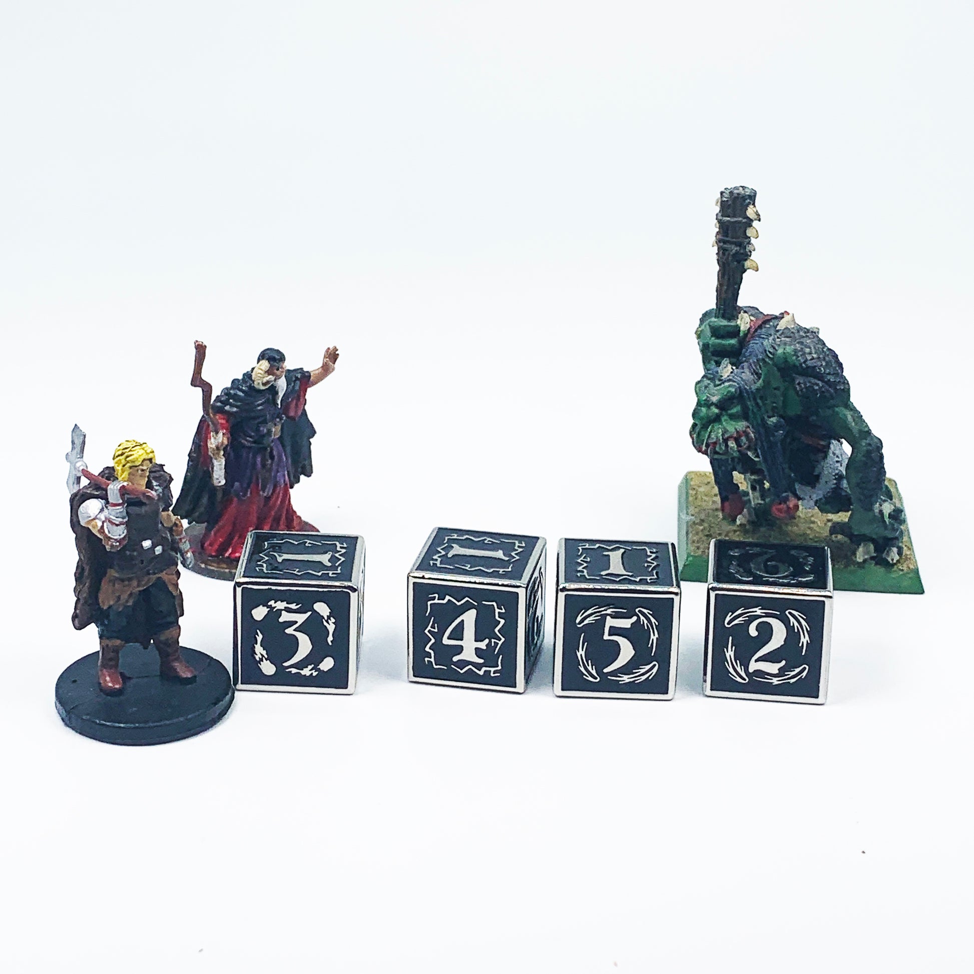 Fantasydice Nightwatch - Set di 4 dadi in metallo dorato D6 Fantasydice Nightwatch - Set di 4 dadi in metallo dorato D6